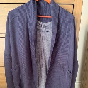 Lululemon Transformation Wrap - navy